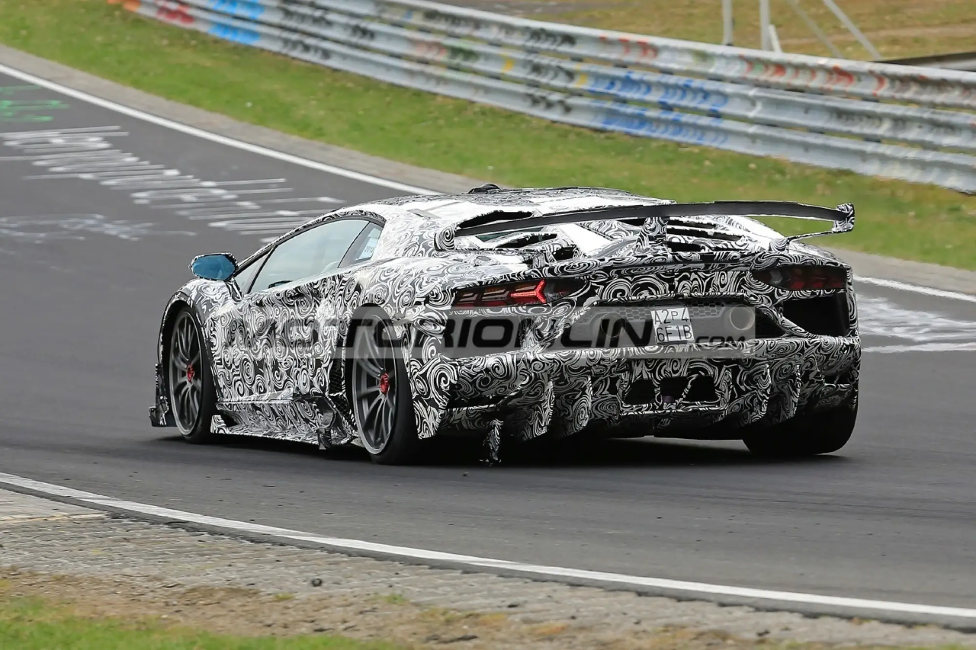 Lamborghini Aventador SV J foto spia 19-4-2018 - 10