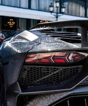 Lamborghini Aventador SVJ con Swarovski - Foto