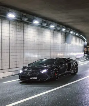 Lamborghini Aventador SVJ con Swarovski - Foto
