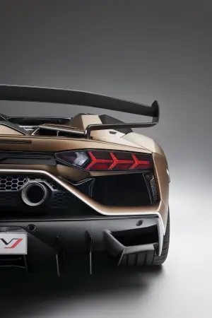 Lamborghini Aventador SVJ Roadster - Salone di Ginevra 2019 - 4