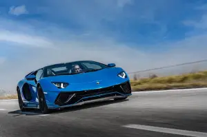 Lamborghini Aventador Ultimae - Foto su strada - 32