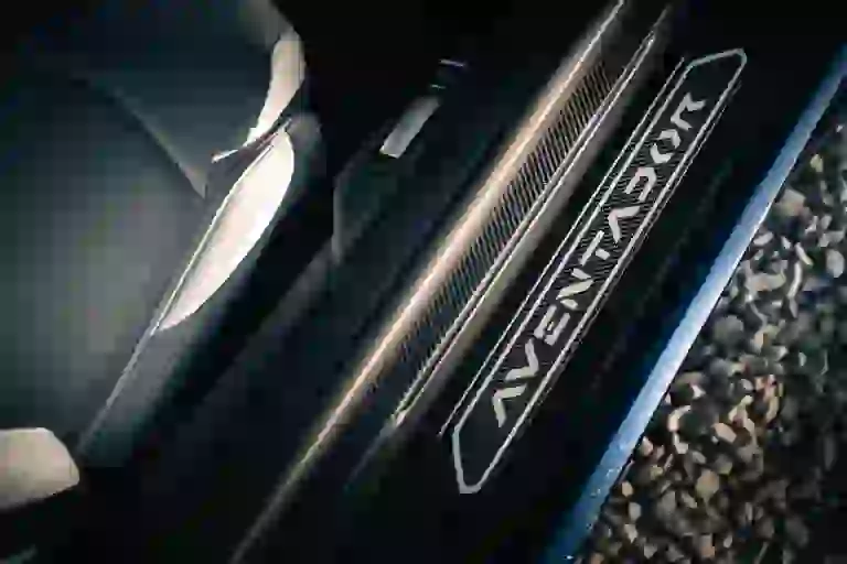 Lamborghini Aventador Ultimae Roadster - Omaggio Miura Roadster - 17