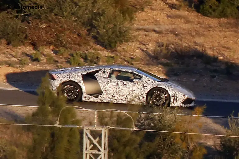 Lamborghini Cabrera - Foto spia 28-11-2013 - 6