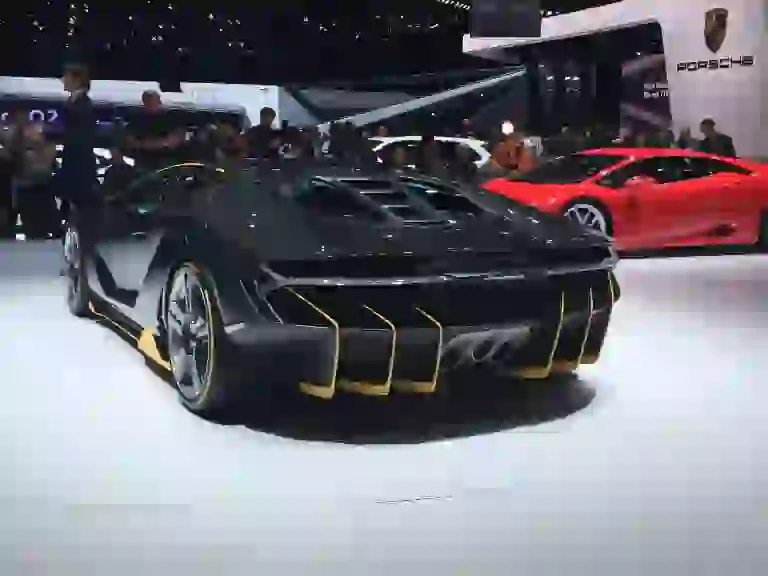 Lamborghini Centenario - Salone di Ginevra 2016 - 12
