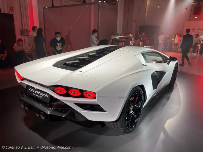 Lamborghini Countach 2021 - Milano Design Week - 6