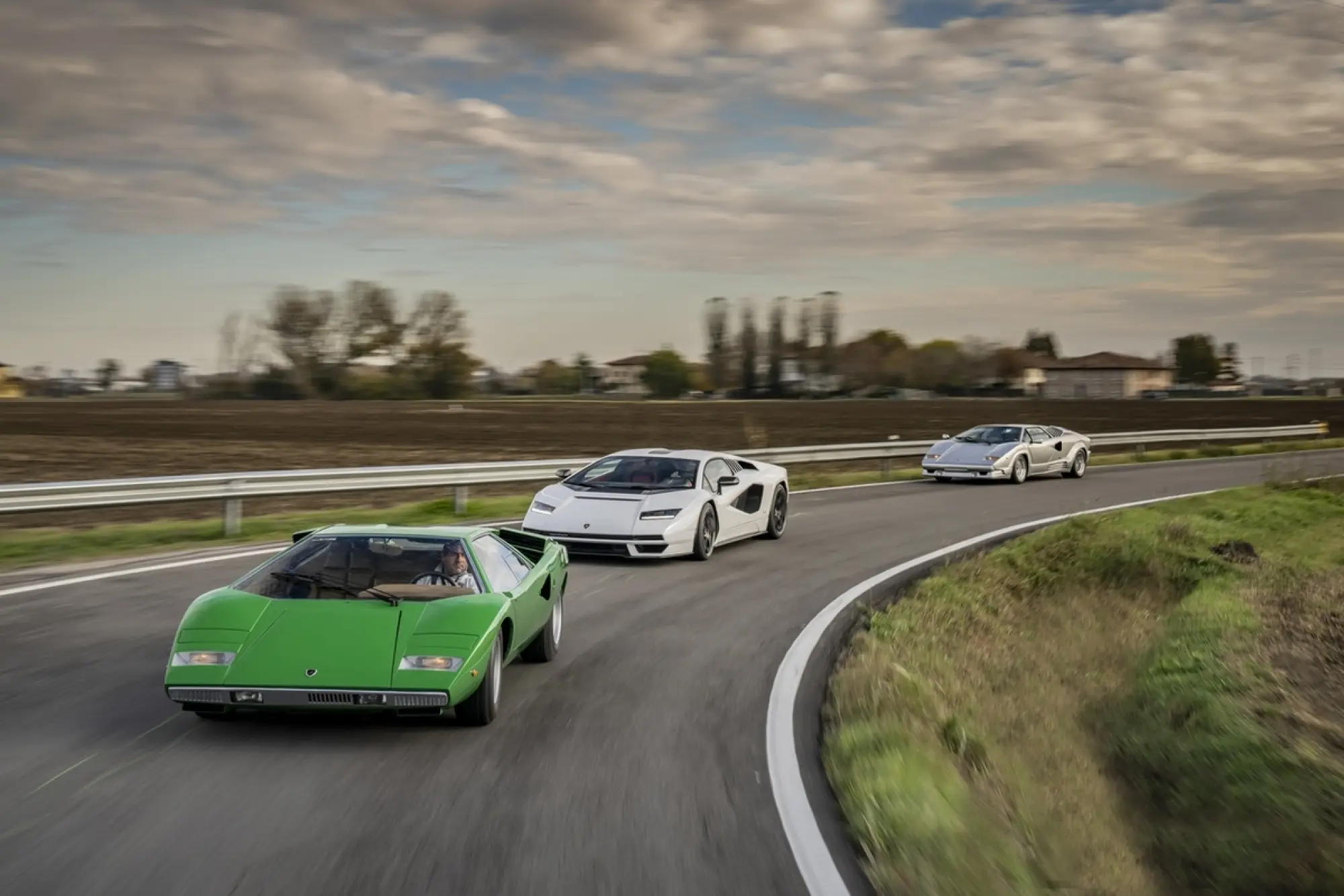 Lamborghini Countach LPI 800-4 - Foto strada pubblica - 31