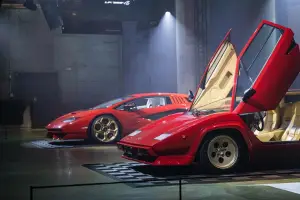 Lamborghini Countach LPI 800-4 - Giappone