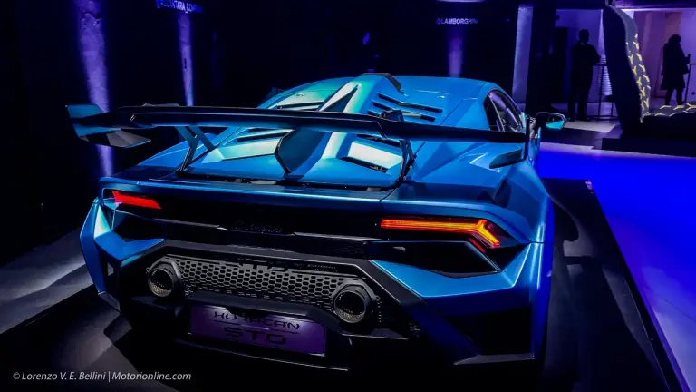 Lamborghini e Alcantara - Customization is the Key - 3