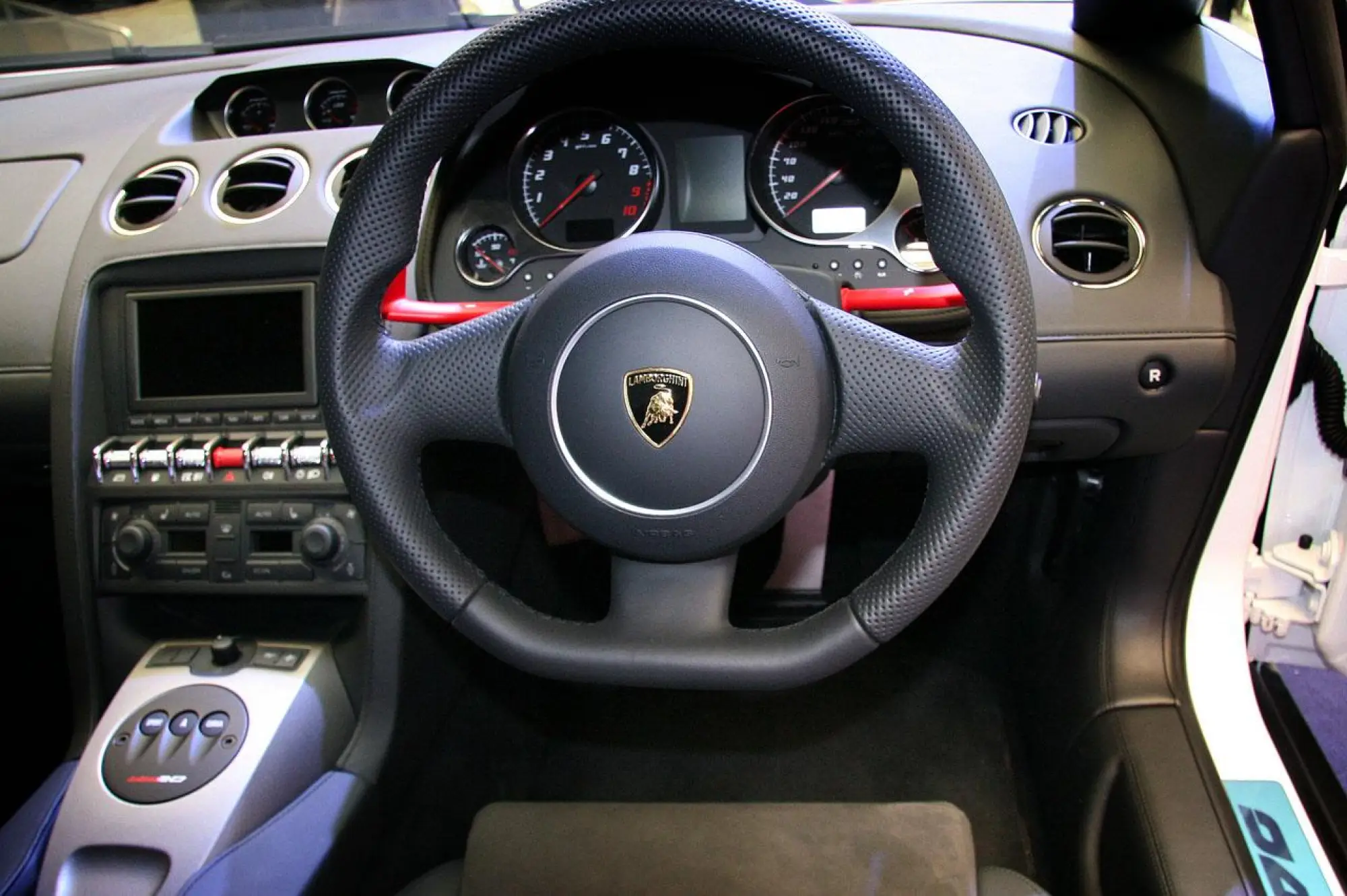 Lamborghini Gallardo LP550-2 Hong Kong 20th Anniversary Edition - 8