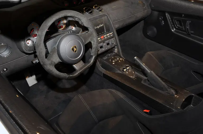 Lamborghini Gallardo Performante - 18