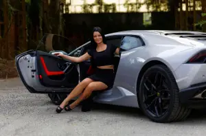 Lamborghini Huracan e Andreea Rusz