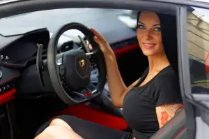 Lamborghini Huracan e Andreea Rusz