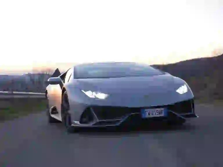 Lamborghini Huracan Evo 2020 - prova su strada - 41