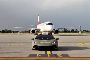 Lamborghini Huracan Evo Follow Me - Aeroporto di Bologna - 14