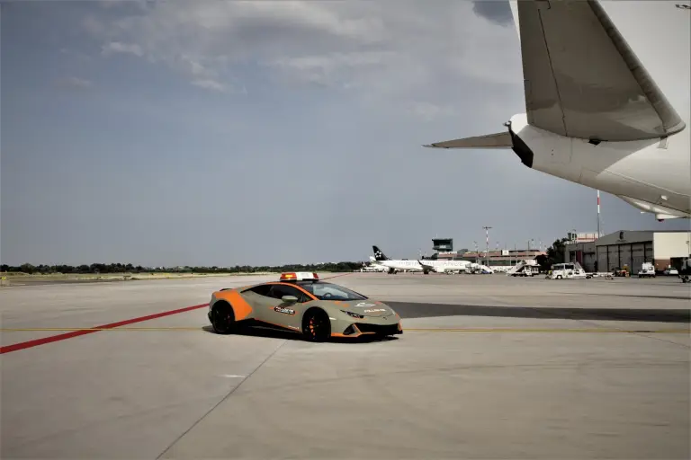 Lamborghini Huracan Evo Follow Me - Aeroporto di Bologna - 5