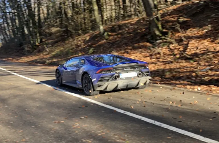 Lamborghini Huracan Evo RWD - Prova su Strada  - 2
