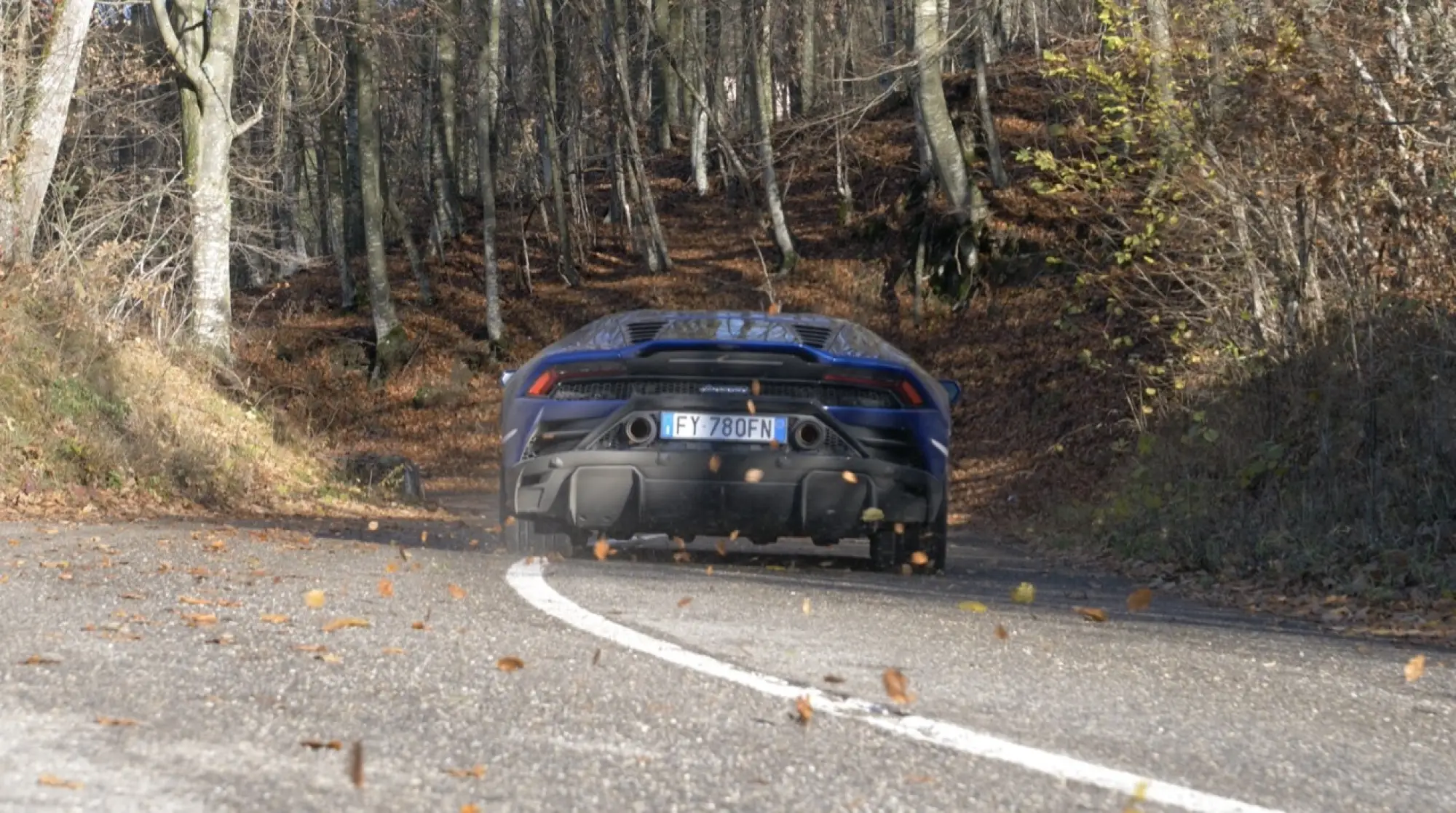 Lamborghini Huracan Evo RWD - Prova su Strada  - 30