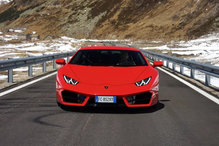 Lamborghini Huracan LP580-2 prova su strada 2017 - 32