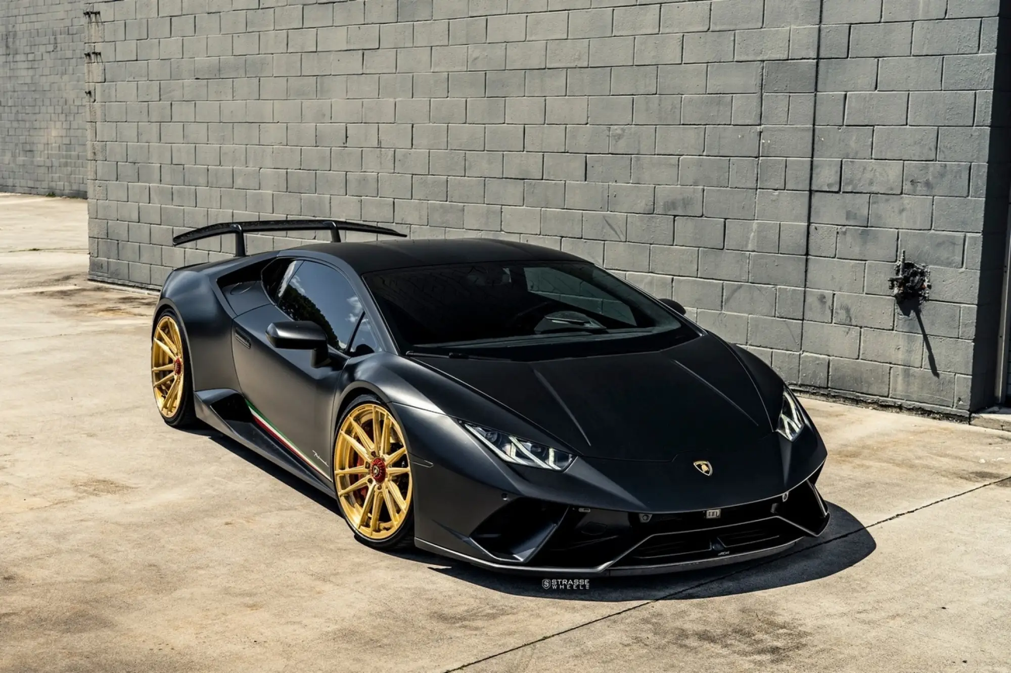 Lamborghini Huracan Performante Nero Nemesis - 5