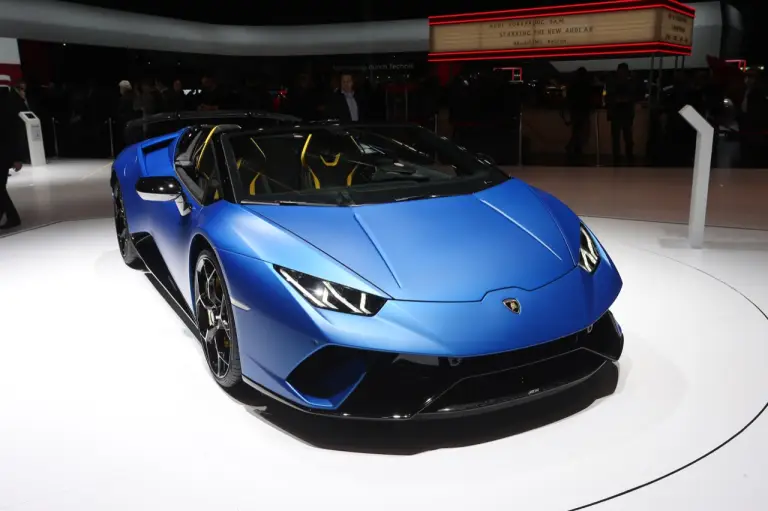 Lamborghini Huracan Performante Spyder (foto live) - Salone di Ginevra 2018 - 2