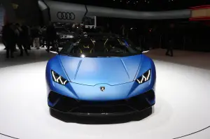 Lamborghini Huracan Performante Spyder (foto live) - Salone di Ginevra 2018 - 3