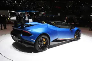 Lamborghini Huracan Performante Spyder (foto live) - Salone di Ginevra 2018 - 8