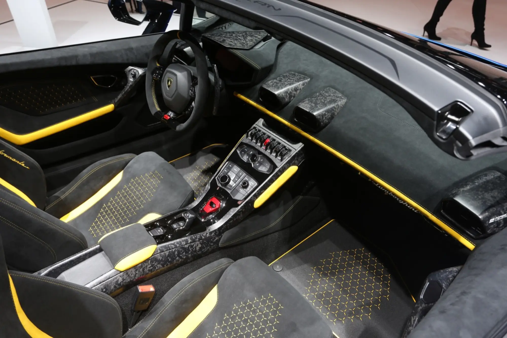Lamborghini Huracan Performante Spyder (foto live) - Salone di Ginevra 2018 - 9