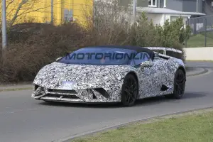 Lamborghini Huracan Performante Spyder - Foto spia 04-04-2017