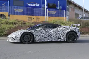 Lamborghini Huracan Performante Spyder - Foto spia 04-04-2017