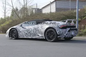 Lamborghini Huracan Performante Spyder - Foto spia 04-04-2017