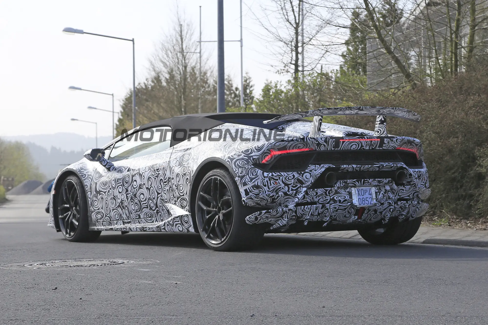 Lamborghini Huracan Performante Spyder - Foto spia 04-04-2017 - 8