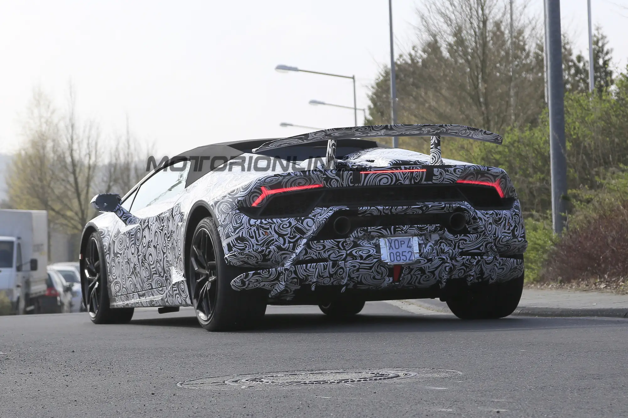 Lamborghini Huracan Performante Spyder - Foto spia 04-04-2017 - 9