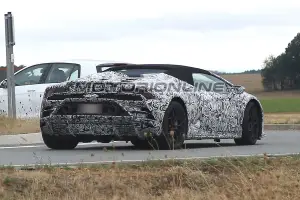 Lamborghini Huracan Spyder foto spia 21 settembre 2018 - 4