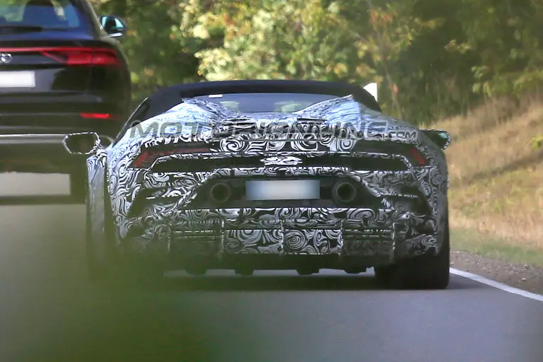 Lamborghini Huracan Spyder foto spia 21 settembre 2018 - 5