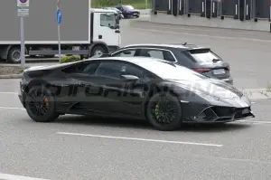 Lamborghini Huracan Sterrato - Foto Spia 13-05-2022 - 9