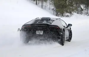 Lamborghini Huracan Sterrato - Foto spia 19-01-2022