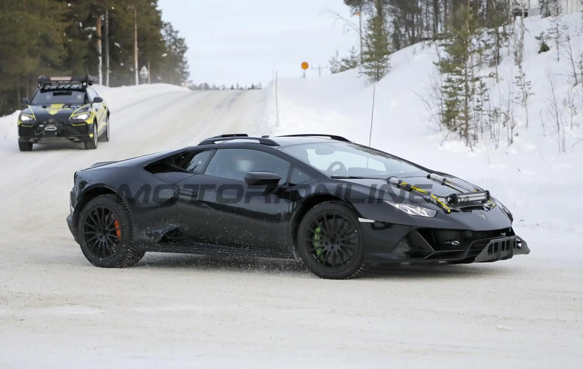 Lamborghini Huracan Sterrato - Foto spia 19-01-2022 - 10