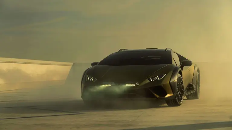 Lamborghini Huracan Sterrato - Prime foto ufficiali - 1
