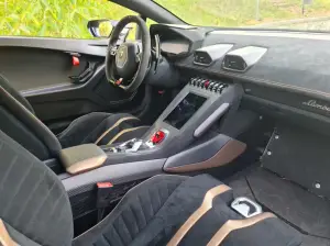 Lamborghini Huracan STO 2022: prova su strada - 17