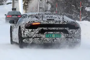 Lamborghini Huracan Superleggera Coupe e Spyder - Foto spia 09-01-2017