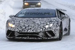 Lamborghini Huracan Superleggera Coupe e Spyder - Foto spia 09-01-2017 - 2