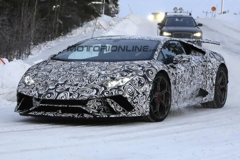 Lamborghini Huracan Superleggera Coupe e Spyder - Foto spia 09-01-2017 - 3