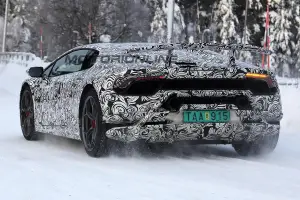 Lamborghini Huracan Superleggera Coupe e Spyder - Foto spia 09-01-2017 - 9