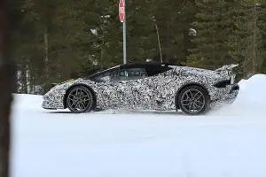 Lamborghini Huracan Superleggera Coupe e Spyder - Foto spia 09-01-2017