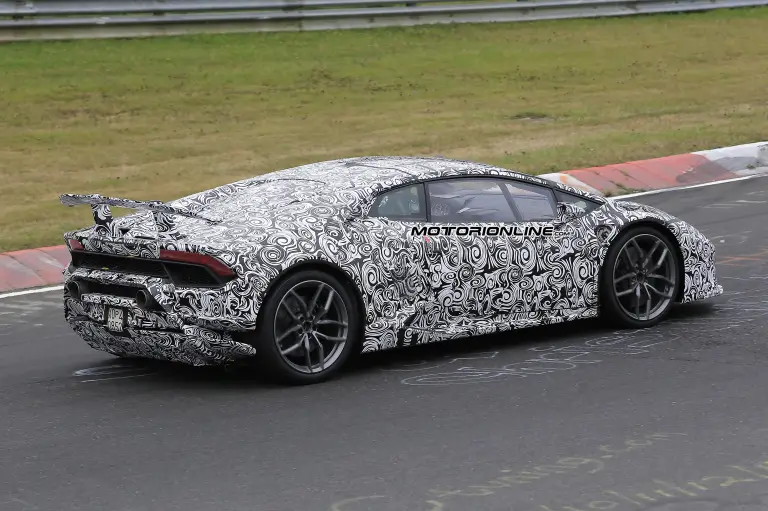 Lamborghini Huracan Superleggera foto spia 18 ottobre 2016 - 6