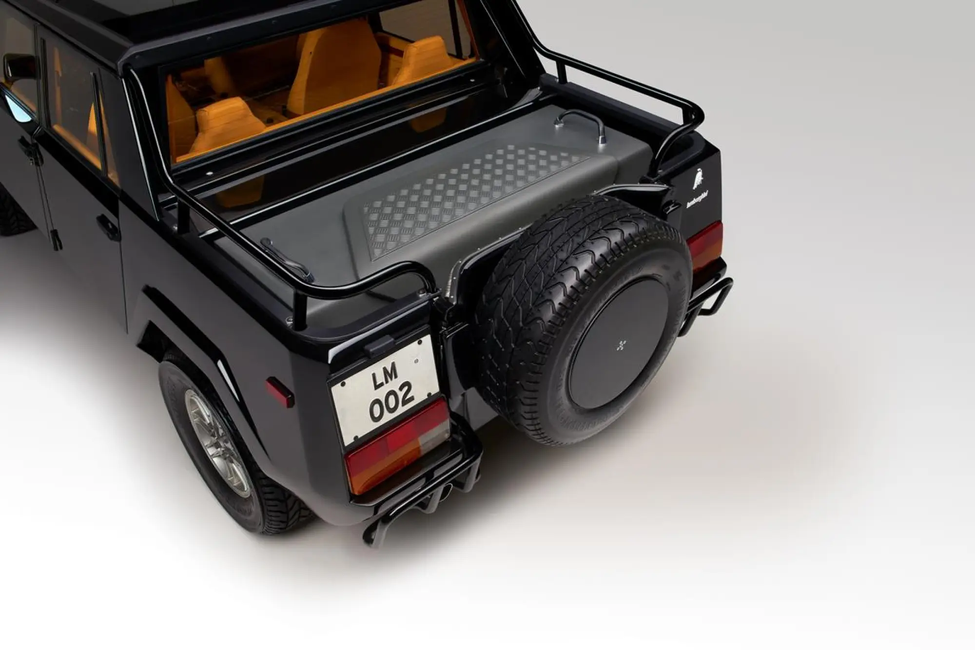 Lamborghini LM002 - 1
