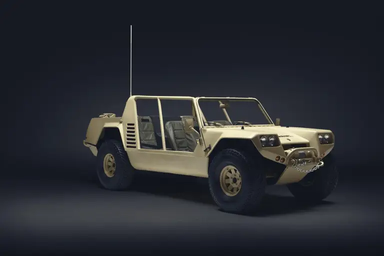 Lamborghini LM002 - 21