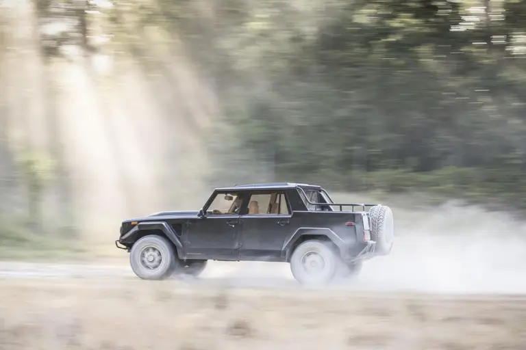 Lamborghini LM002 - 29