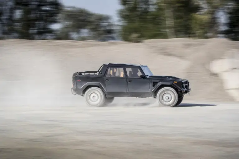 Lamborghini LM002 - 31