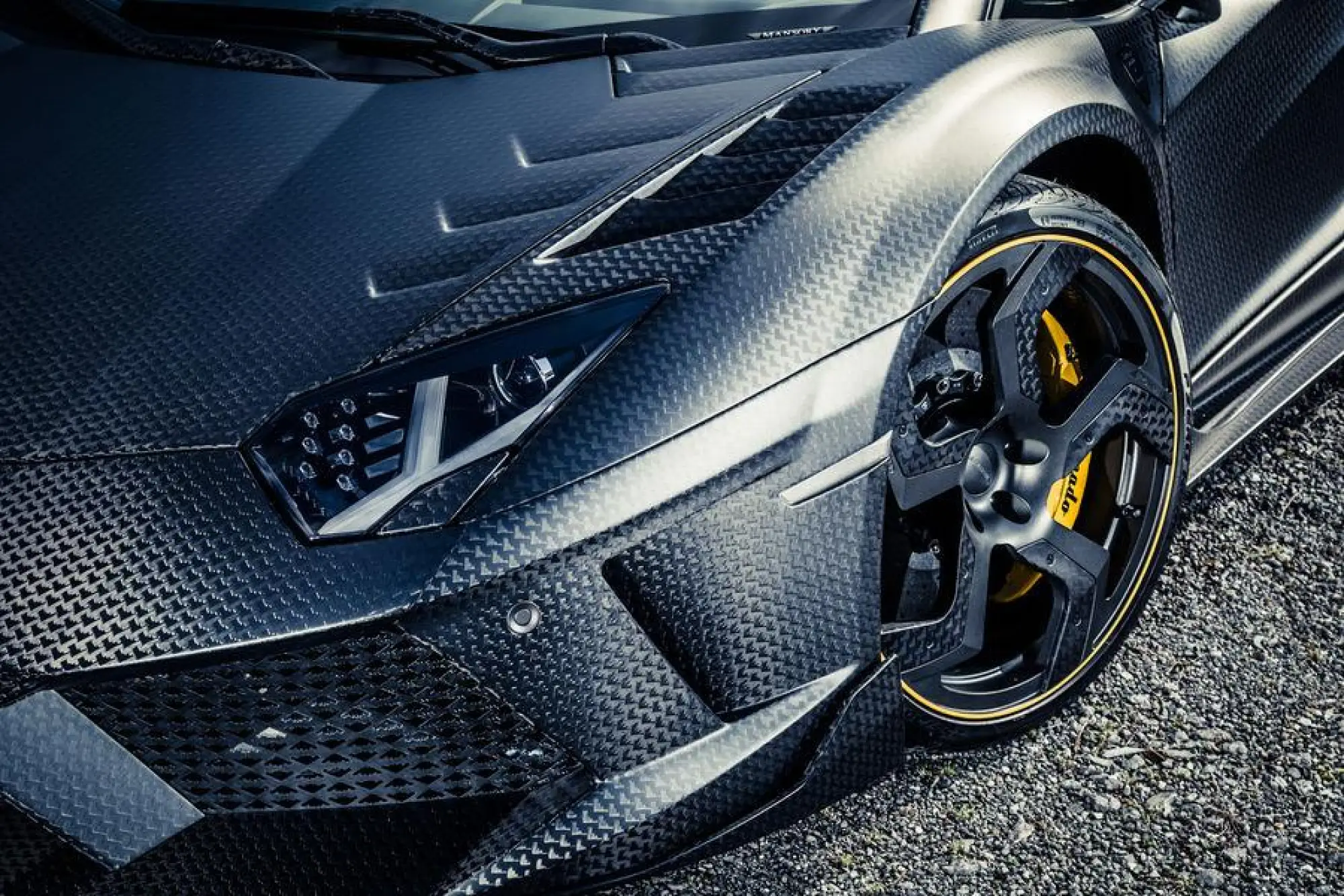 Lamborghini Mansory Carbonado Apertos - 19